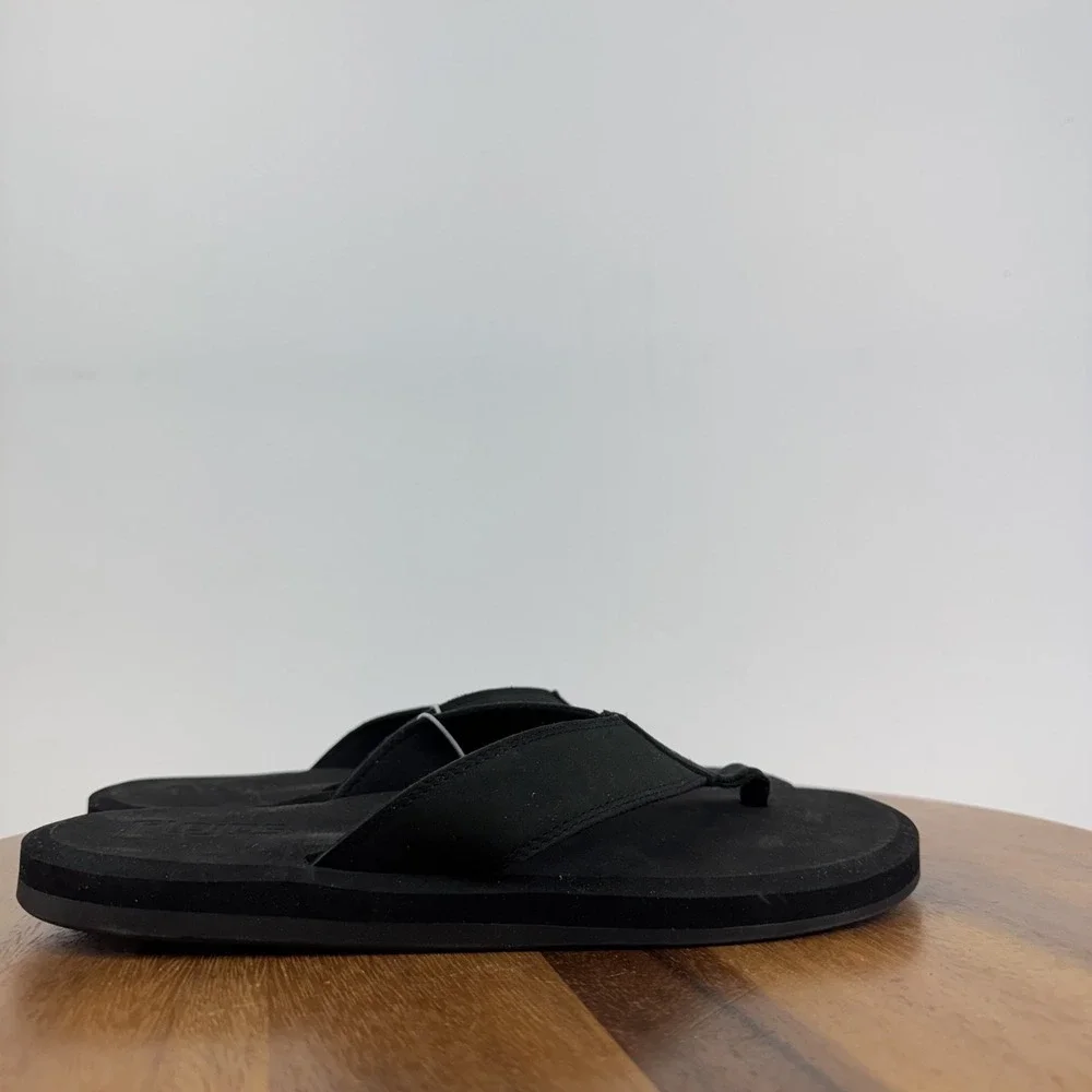 New Mens Flojos Cole 2.0 Black Thong Casual Comfort Flip Flops Sandal Size 8 NWT